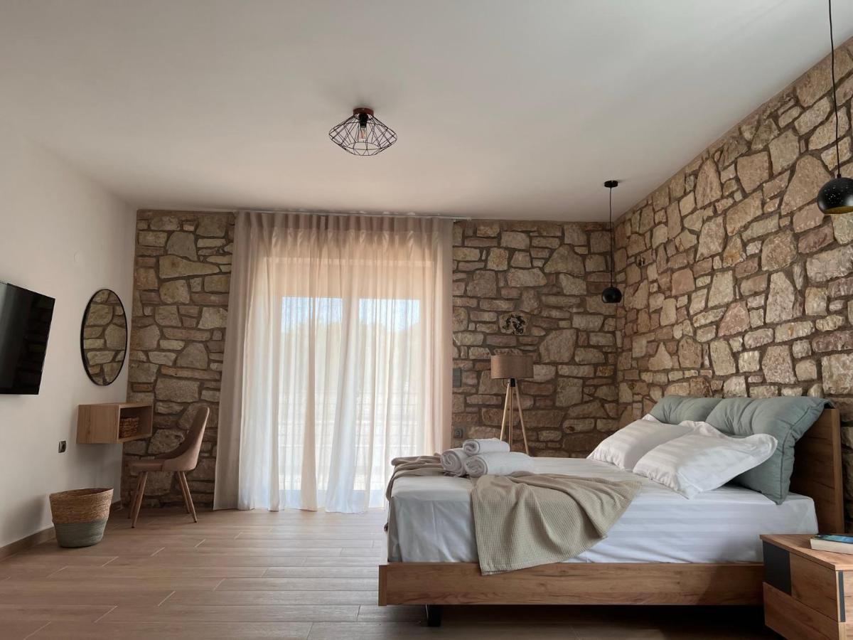 Michelangelo Suites And Apartments Valanidorachi Esterno foto
