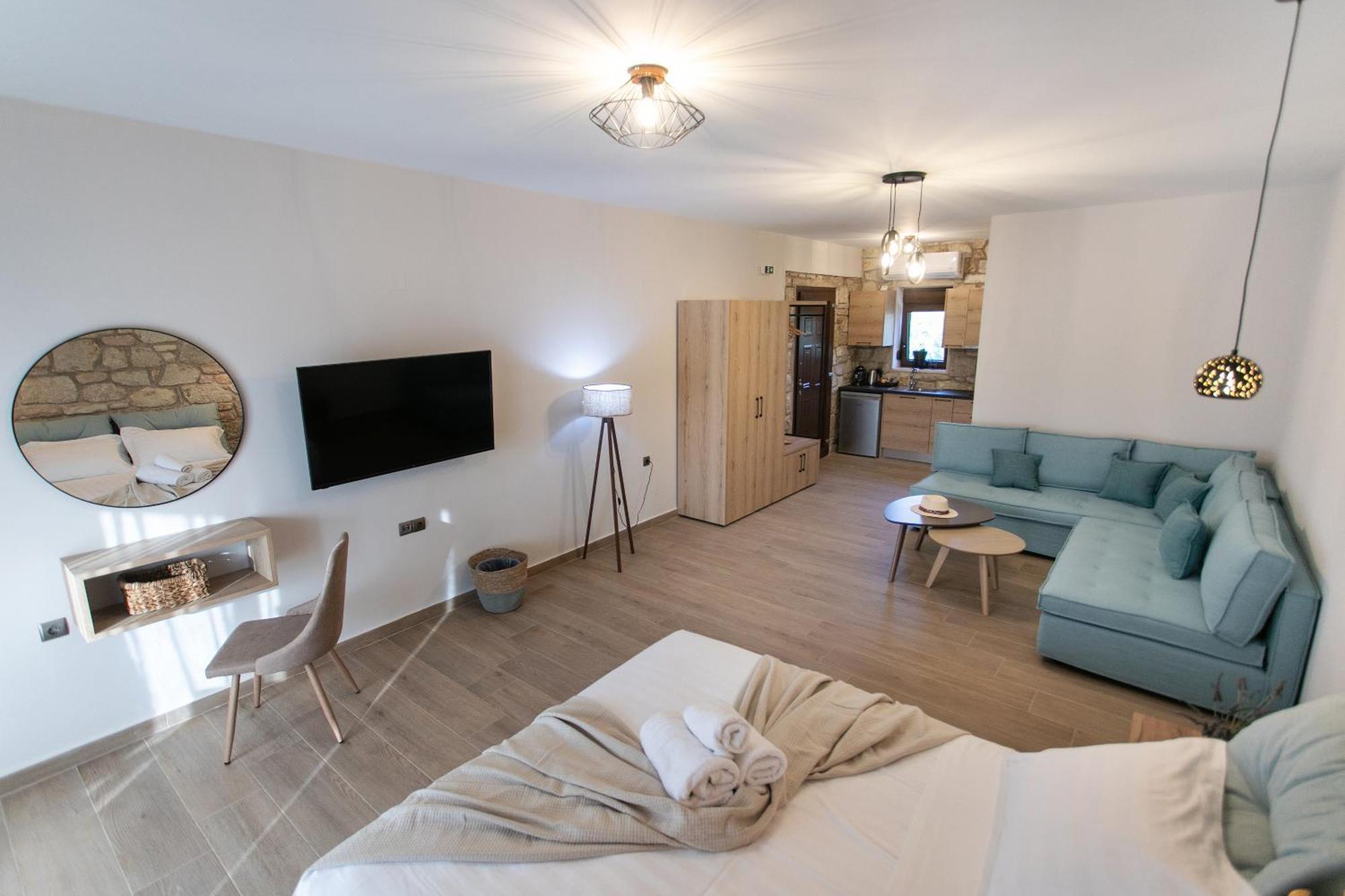 Michelangelo Suites And Apartments Valanidorachi Esterno foto