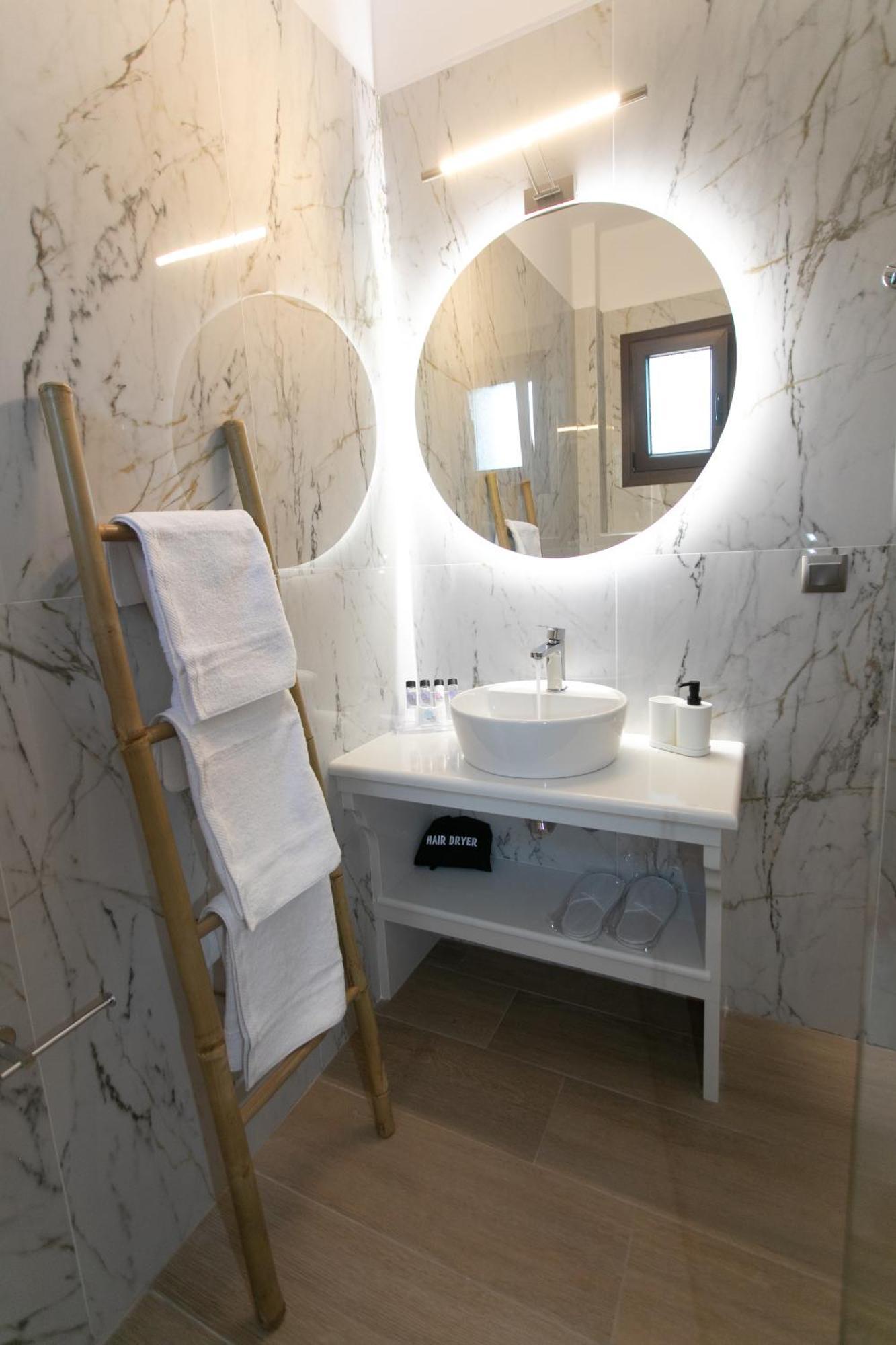 Michelangelo Suites And Apartments Valanidorachi Esterno foto